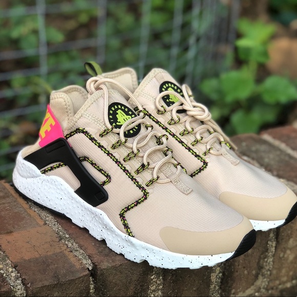 Meet your Posher, Tiffany - Picture 2 of 7